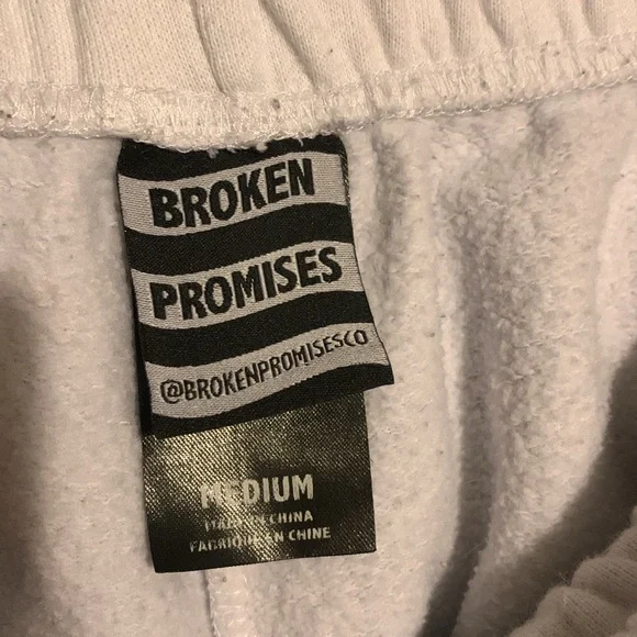 White crew shorts - Picture 4 of 4